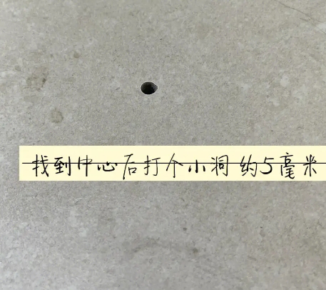 讷河瓷砖空鼓维修公司专业解答在瓷砖铺贴过程中，如果砂料搅拌不均匀，将会带来以下问题